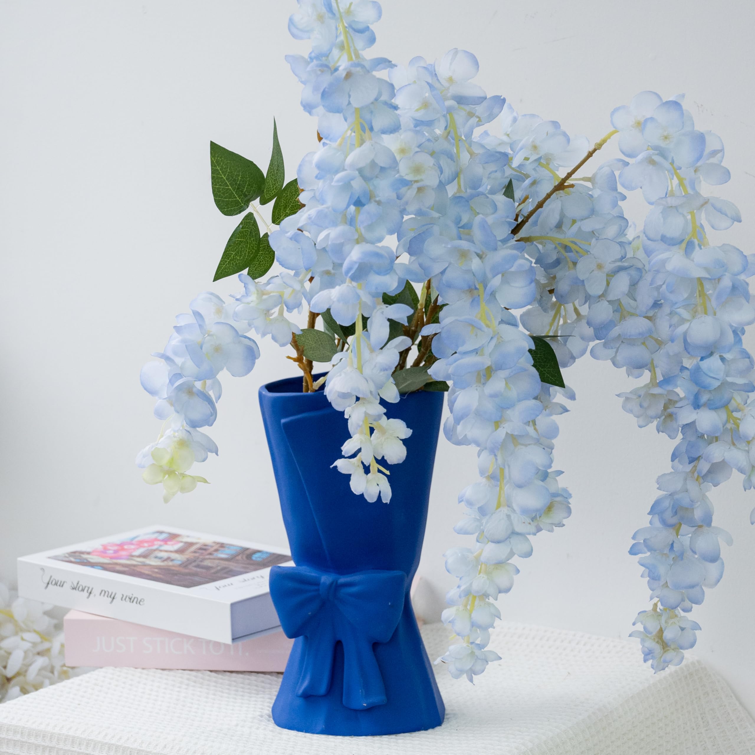 Chic Ceramic Bow Vase – Cute Modern Decorative Flower Vase
