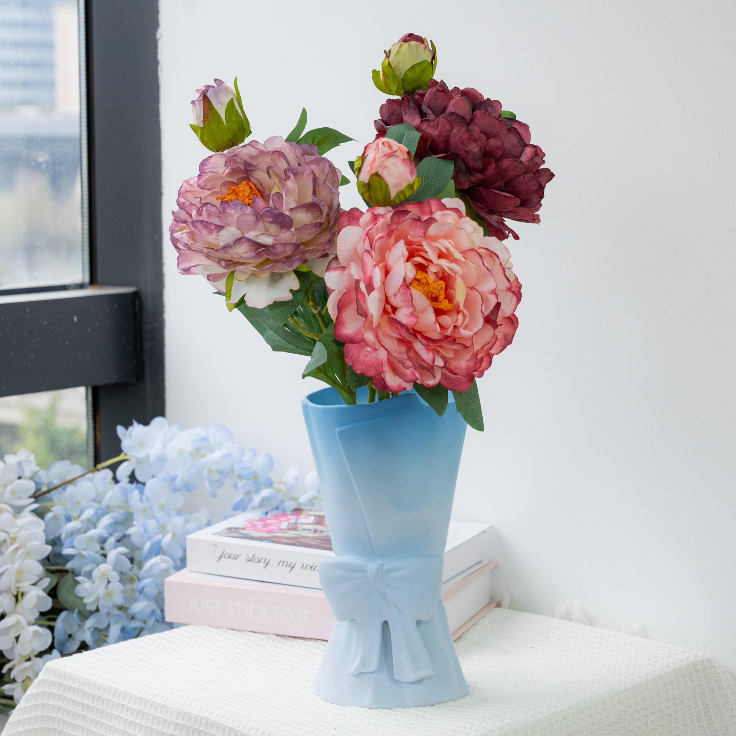 Chic Ceramic Bow Vase – Cute Modern Decorative Flower Vase