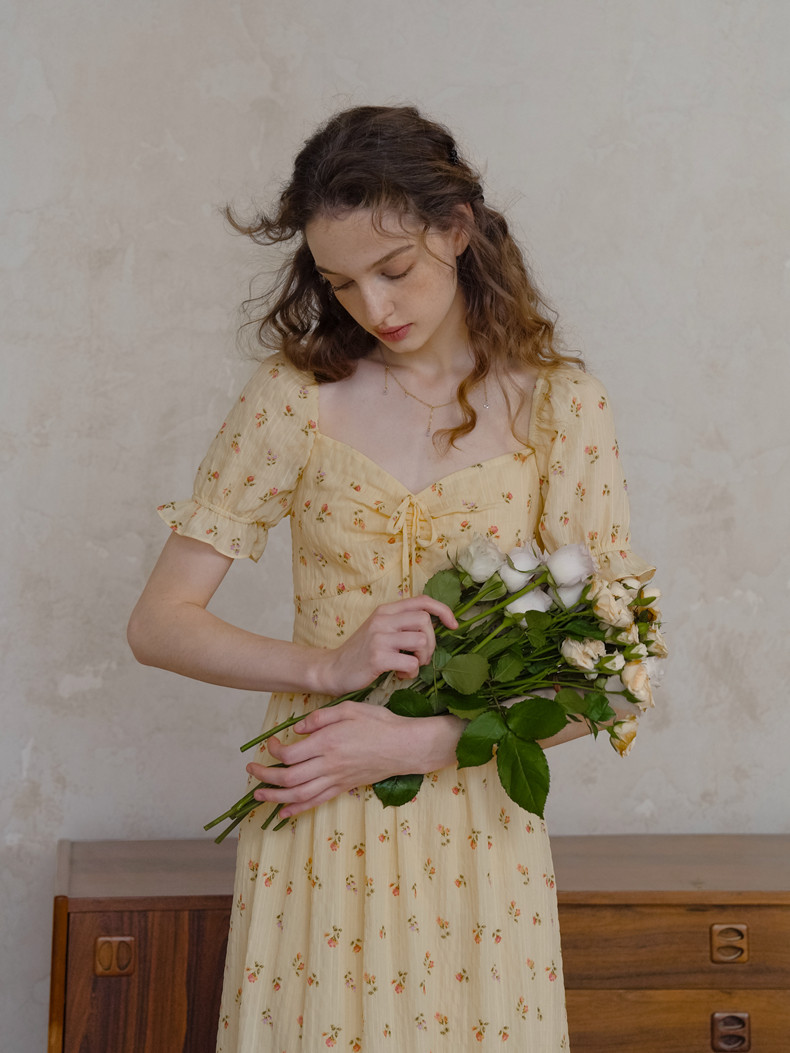 Buy Vintage Yellow Floral Slim-Fit Maxi Dress - Megustas
