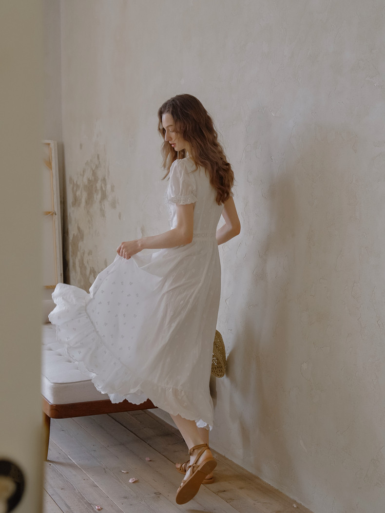 Buy Vintage White Lace Embroidered Maxi Dress - Megustas