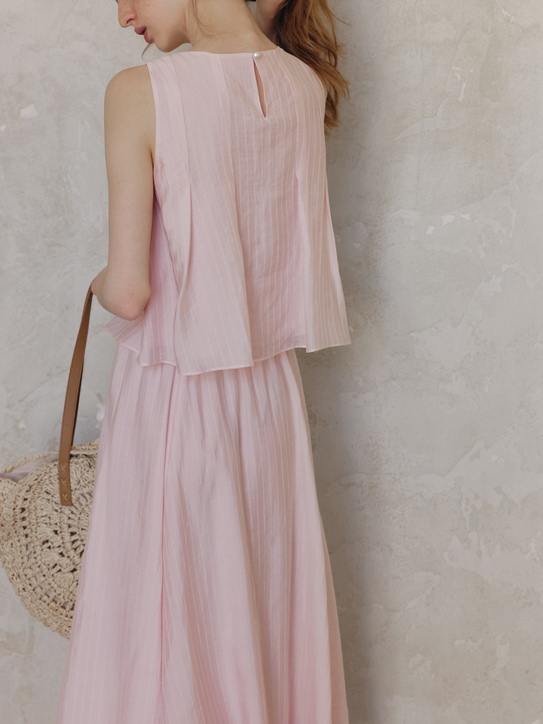 Buy Two-piece light pink sleeveless top&skirt with flower decoration - Megustas