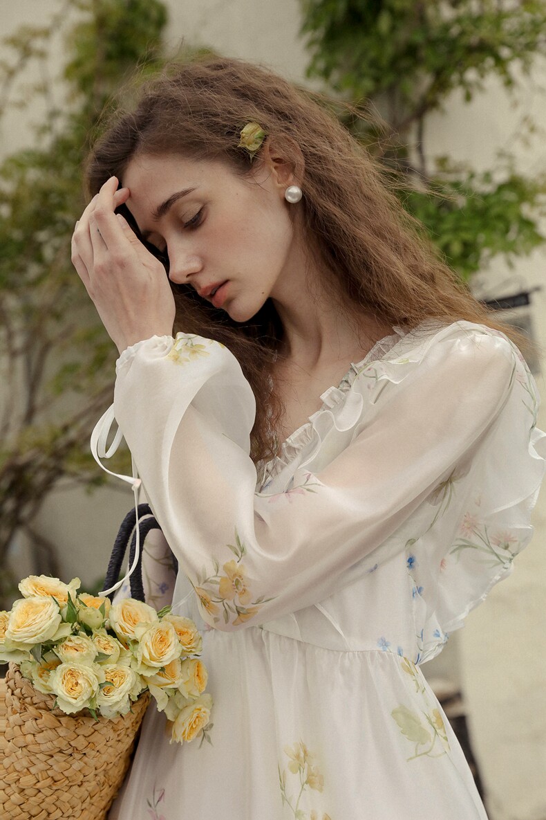 Buy Romantic Floral V-Neck Tulle Dress - Megustas