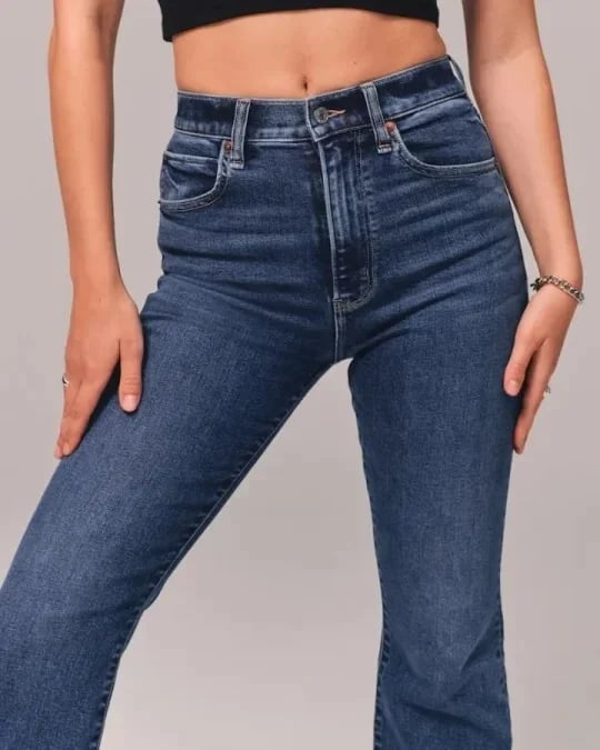 Ultra High Rise Schlagjeans – Stretch Flare Jeans für Damen