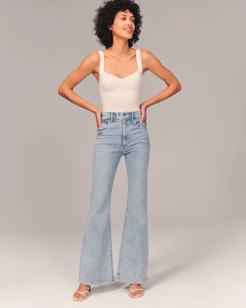 Ultra High Rise Schlagjeans – Stretch Flare Jeans für Damen