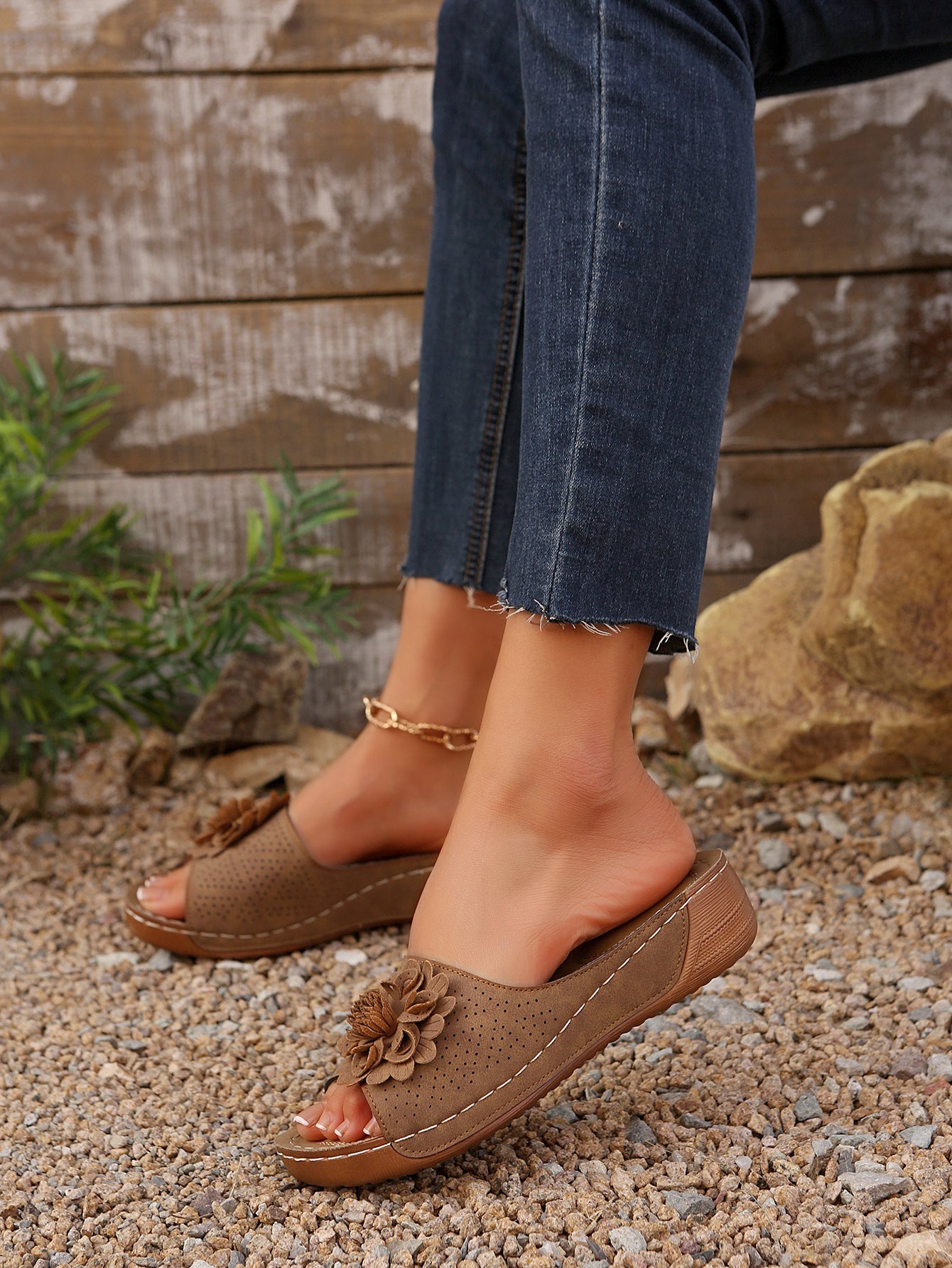 ROSALIE | FLORAL ORTHOPEDIC WEDGE SLIDES-blumpark