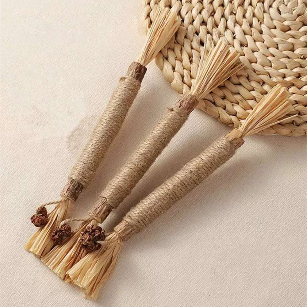 Natural cat teething toys with silvervine, raffia, and jute rope