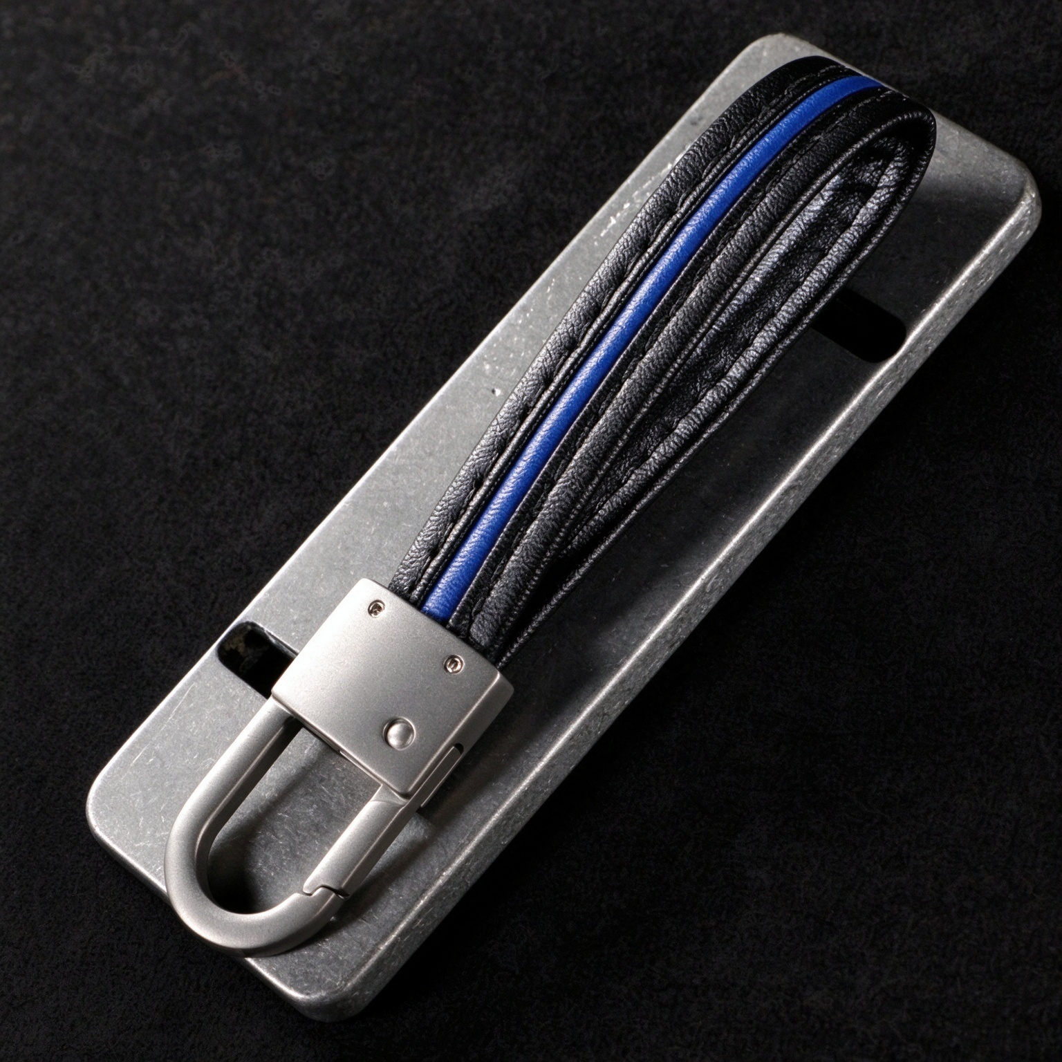 Fegve titanium alloy car keychain, belt threading, non top layer cowhide leather waist pendant, hanging buckle, titanium lock buckle