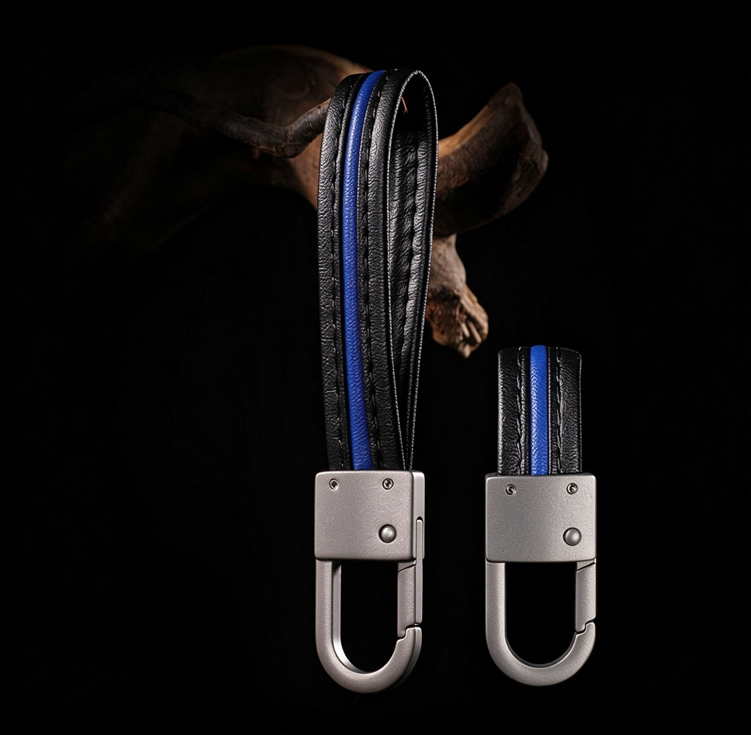 Fegve titanium alloy car keychain, belt threading, non top layer cowhide leather waist pendant, hanging buckle, titanium lock buckle