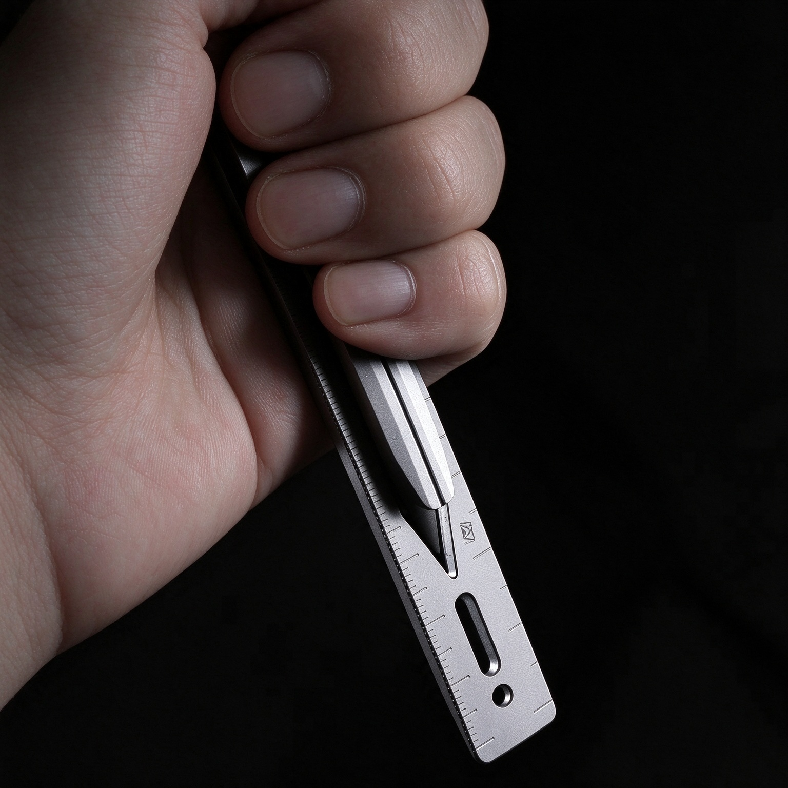 New titanium alloy ruler, pencil, ruler, scale, outdoor multifunctional tool, self-defense pry bar, portable gift