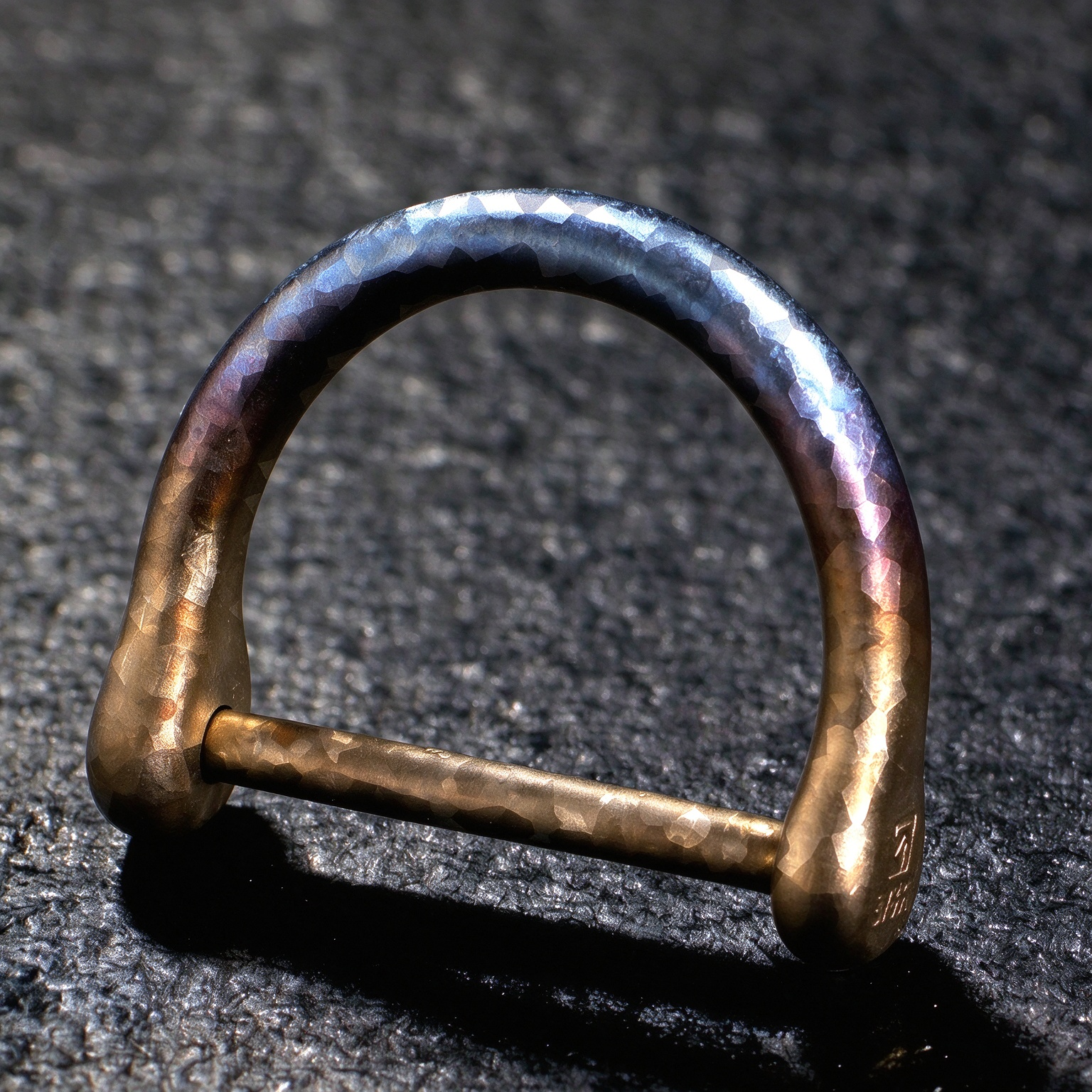 Pure all titanium alloy crystal horseshoe buckle stainless steel key set accessories, women's and men's stirrup buckles, car keychains