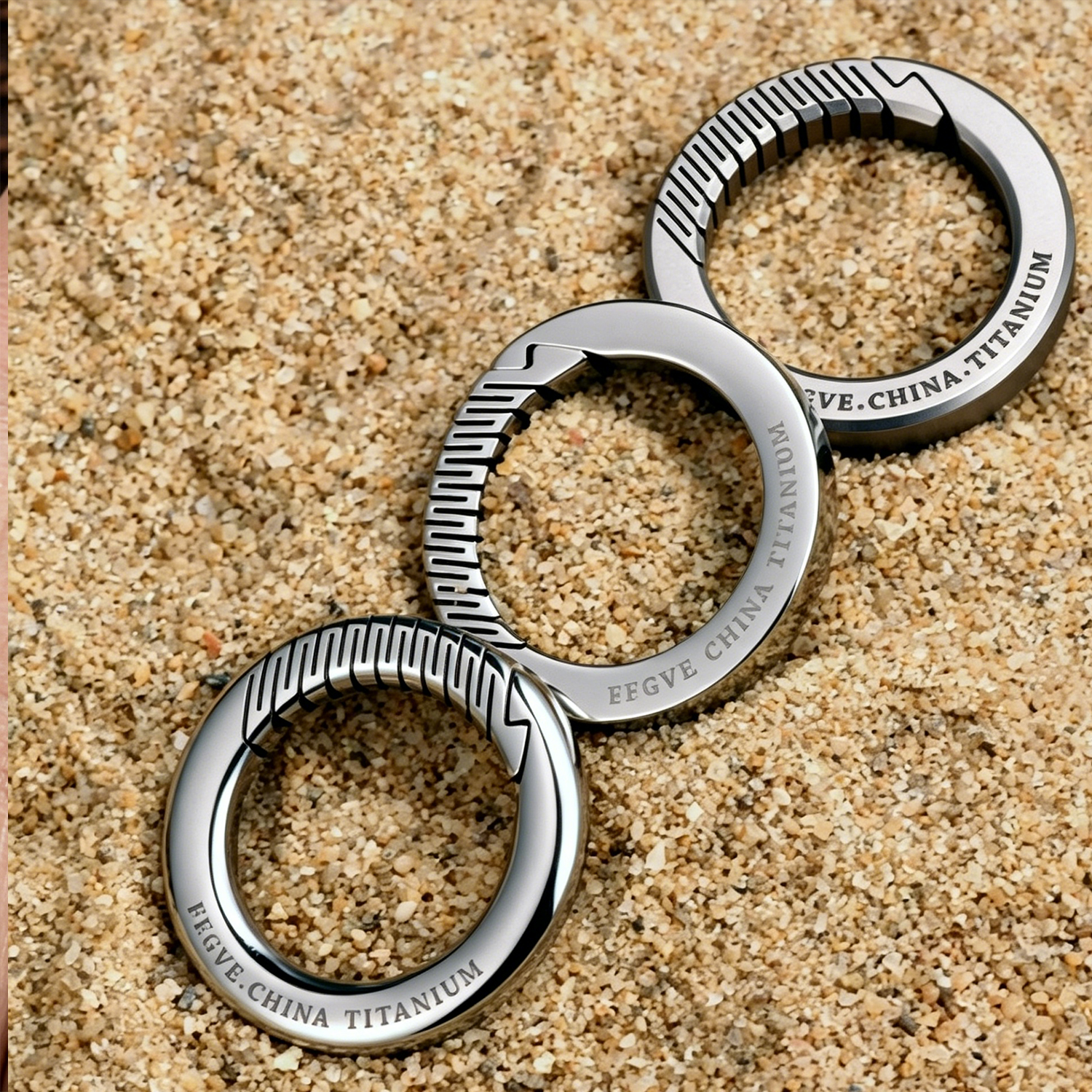 Car titanium alloy keychain, men's waist hanging keychain, simple and personalized creative, titanium alloy integrated keychain, simple and unique