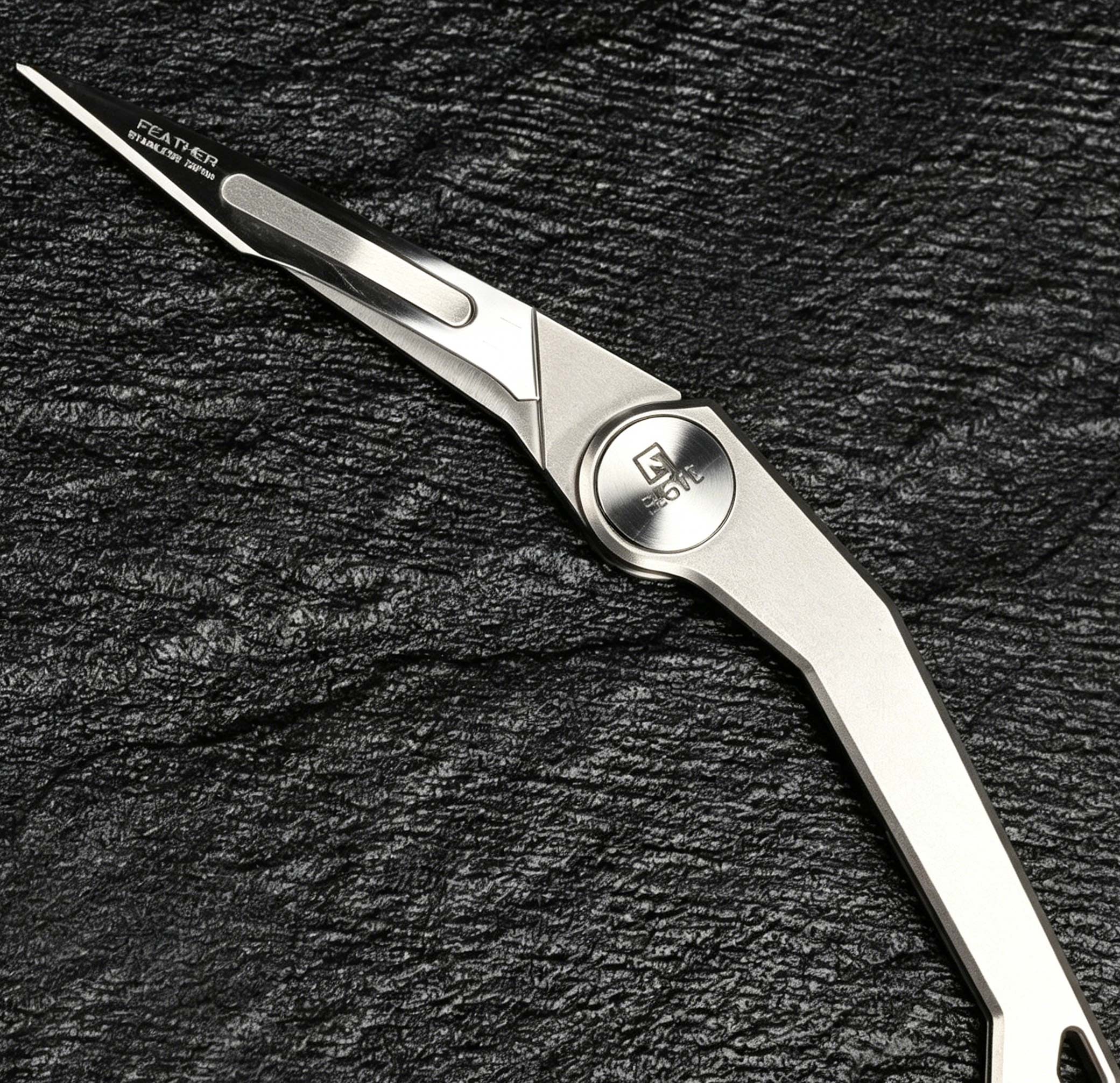 FEGVE Feather Art Knife Titanium Alloy Small Knife EDC Small Sharp Mini Express Unboxing Knife