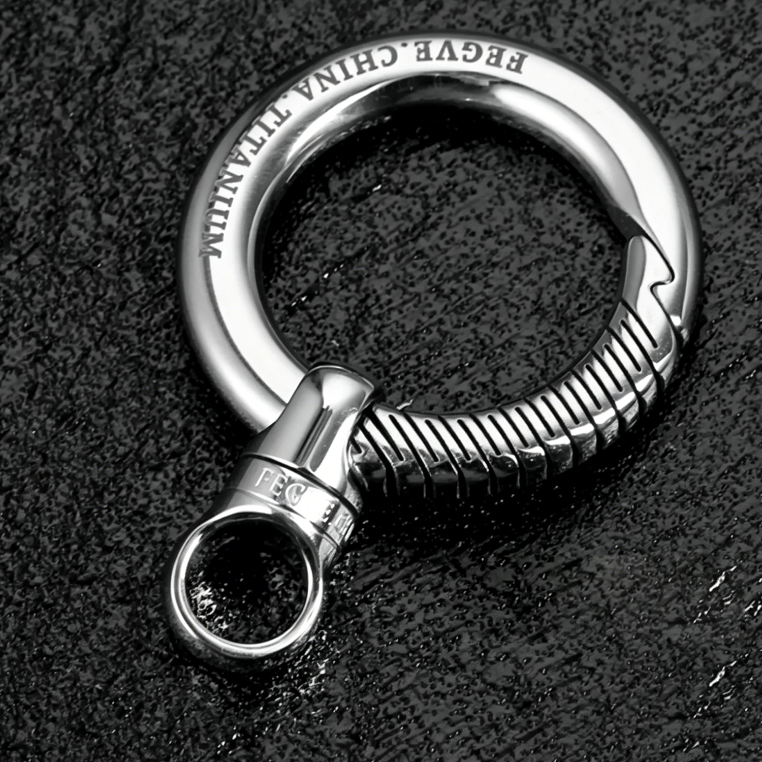 Titanium alloy capsule universal joint keychain accessories universal joint ring car keychain 360 degree rotating stainless steel