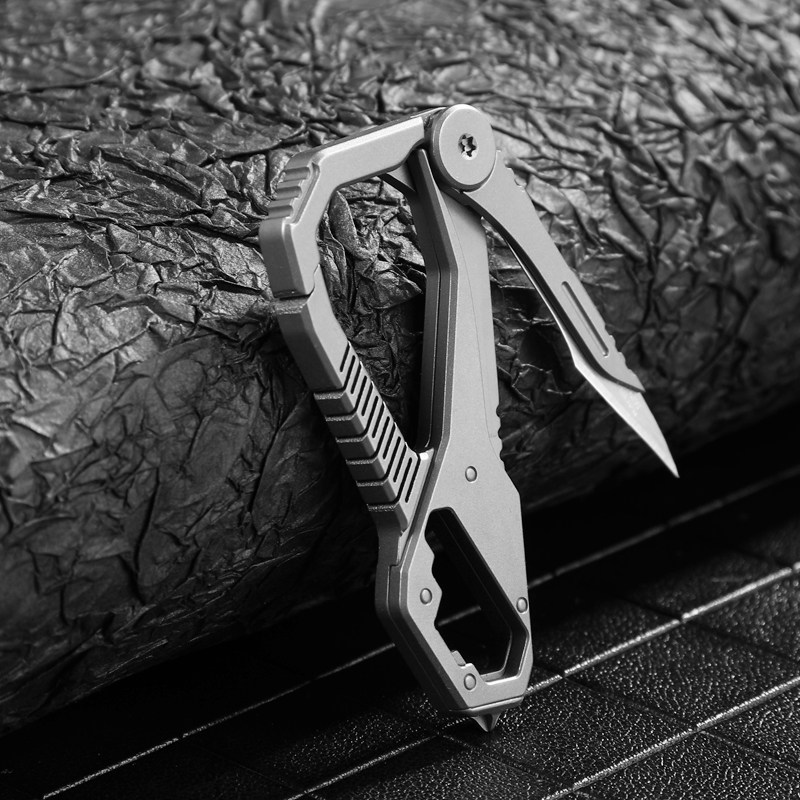 Titanium alloy multifunctional keychain men's waist hanging simple and personalized car keychain women's keychain pendant Feige