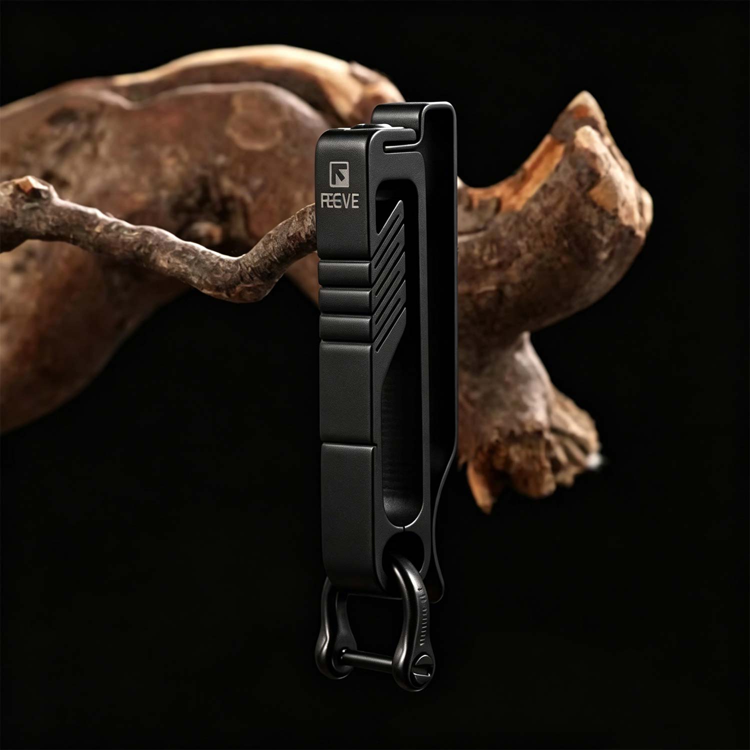 Titanium alloy belt wearing car keychain, personalized and creative keychain, men's waist hanging keychain, double row buckle ring