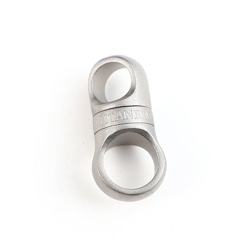Automotive titanium alloy capsule universal joint keychain, pure titanium universal joint, stainless steel ring, special vehicle modification, rotation