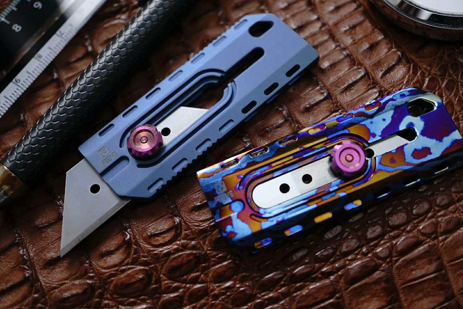 FEGVE titanium alloy wall cutting paper knife, summer titanium horse material, baked blue color EDC art knife, unpacking express delivery