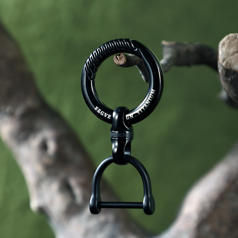Black titanium alloy car keychain, women's key pendant, keychain, men's waist hanging, rotatable, simple and personalized