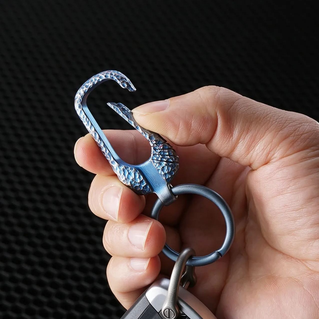 Keychain Titanium Alloy Male Car Key Pendant Integrated Key Engraving Creative Female Cute Keyring Ring Chain