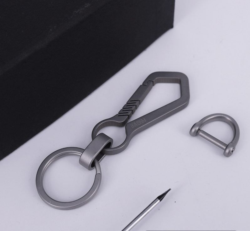 Keychain men's titanium alloy simple and creative car keychain women's cute pendant keychain ring free engraving