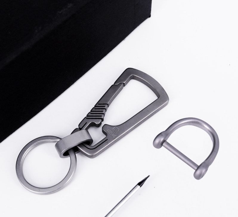 Keychain men's titanium alloy simple and creative car keychain women's cute pendant keychain ring free engraving