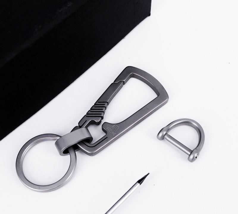 Keychain men's titanium alloy simple and creative car keychain women's cute pendant keychain ring free engraving