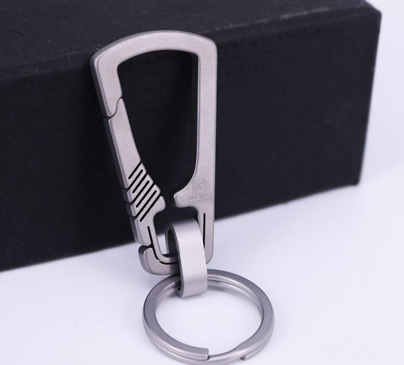 Keychain men's titanium alloy simple and creative car keychain women's cute pendant keychain ring free engraving
