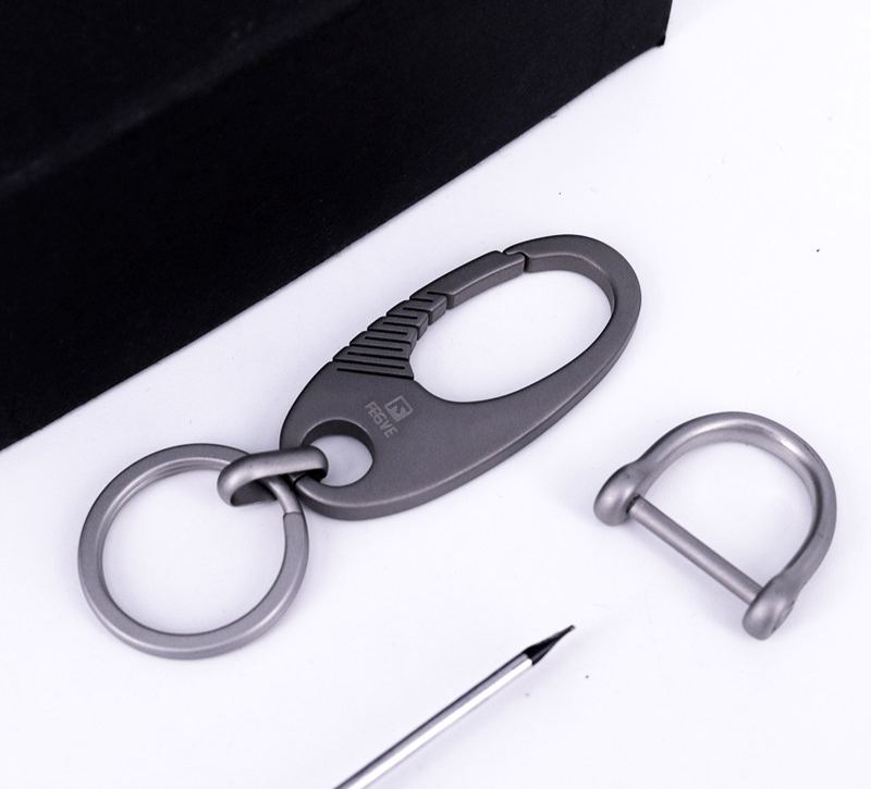 Keychain men's titanium alloy simple and creative car keychain women's cute pendant keychain ring free engraving