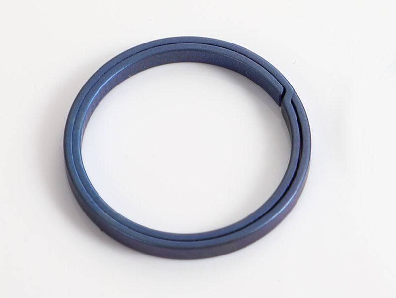 Titanium alloy keyring, sturdy and secure metal accessories, circle titanium ring, riding car, baked blue flat ring keychain