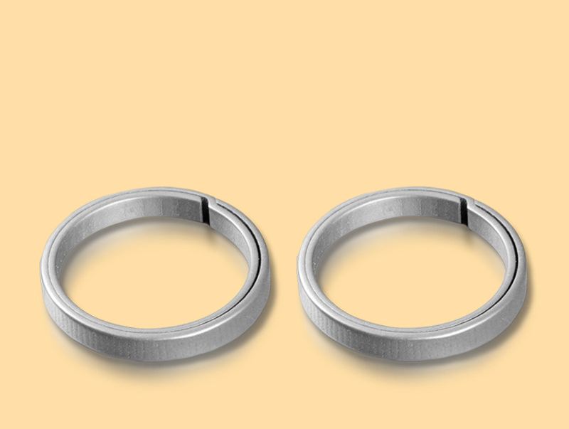 Suitable for car keychains made of pure titanium alloy, men's keyrings, Mercedes Benz, BMW, Audi, Volkswagen, Toyota, Honda, women's keychains