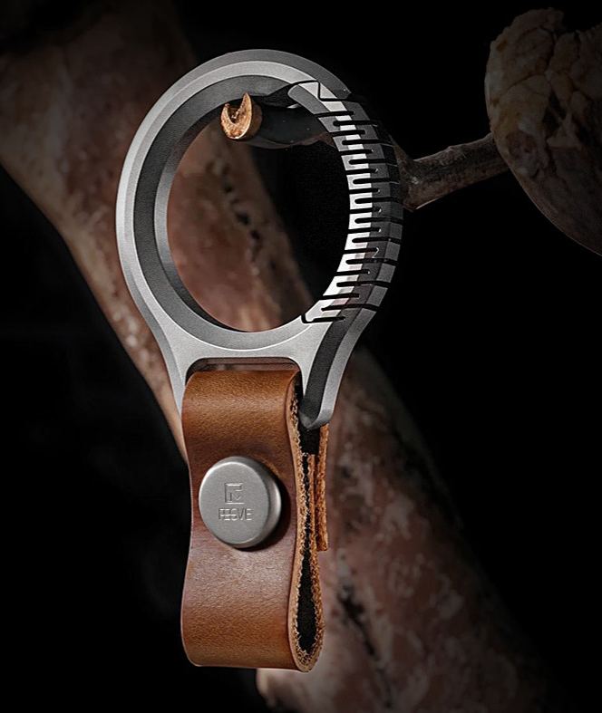 Fegve titanium alloy car keychain pendant made of genuine leather, suitable for men and women's car waist hanging, simple keychain and keychain