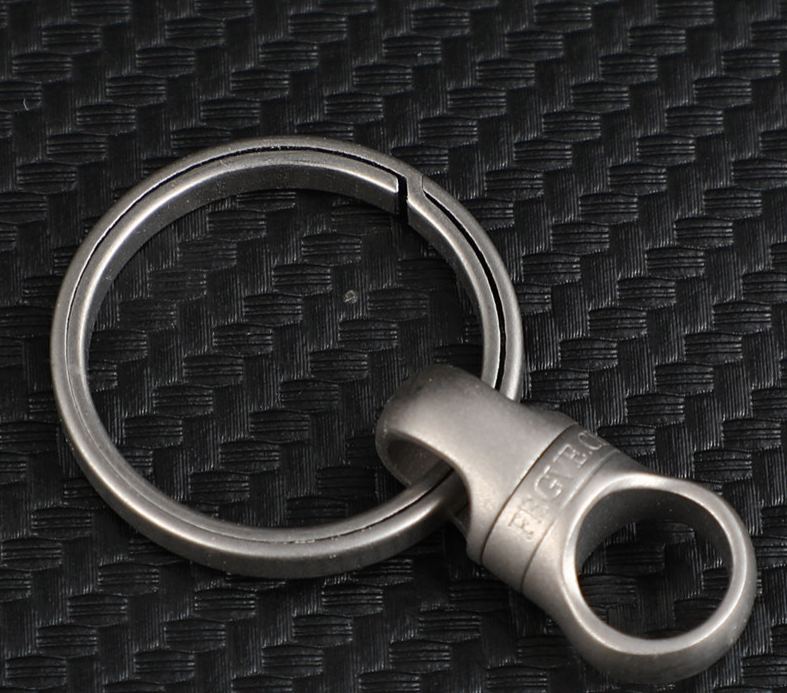 Titanium alloy keyring, sturdy and secure metal accessories, circle pure titanium ring, flat ring keychain for riding cars