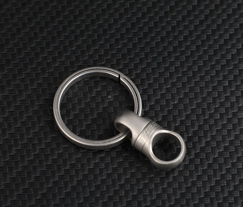 Titanium alloy keyring, sturdy and secure metal accessories, circle pure titanium ring, flat ring keychain for riding cars