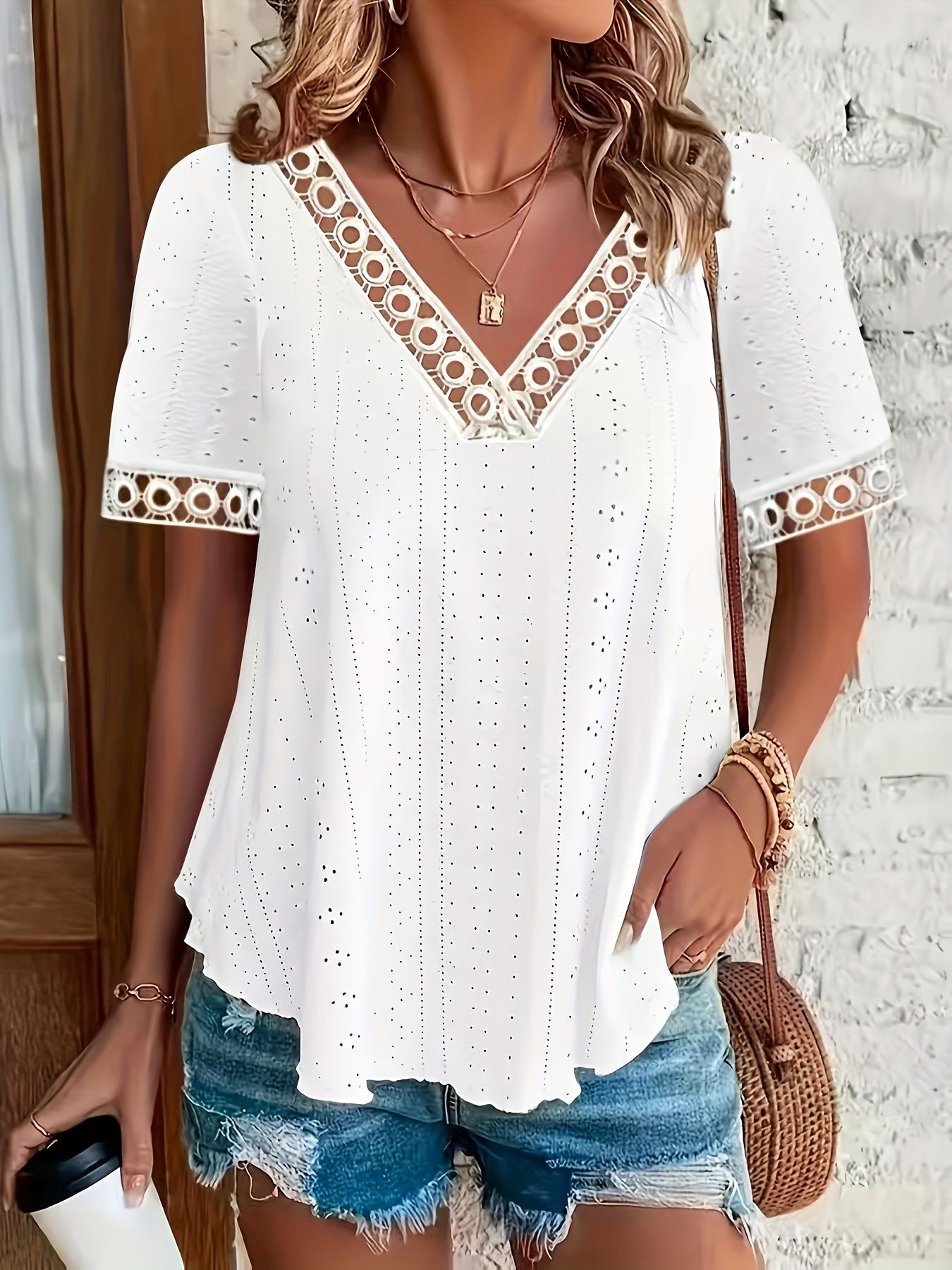 Women's Jacquard Short Sleeve V-Neck Lace Trim T-Shirt