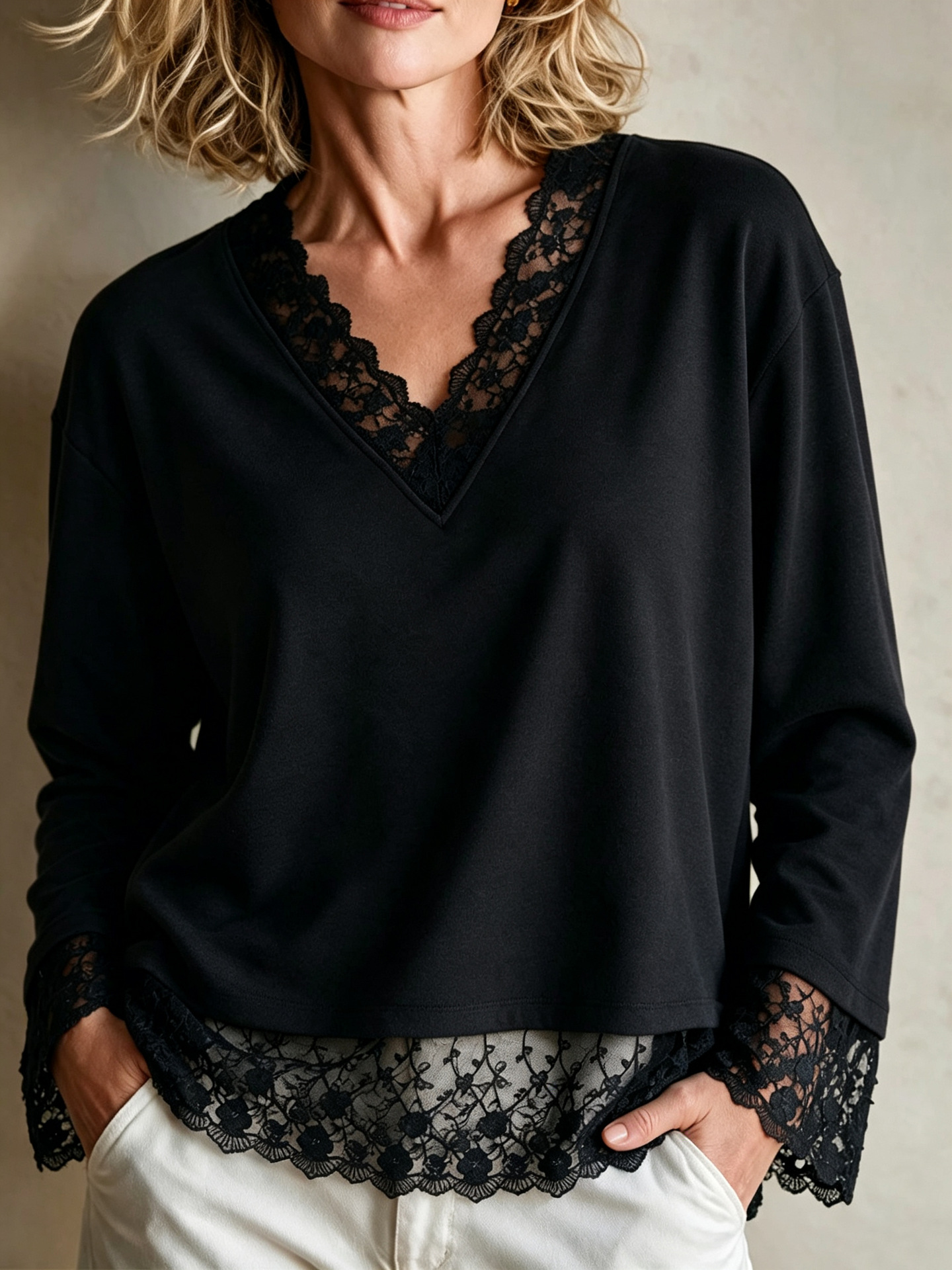 Women's Lace Spliced V-Neck Long-Sleeve Top