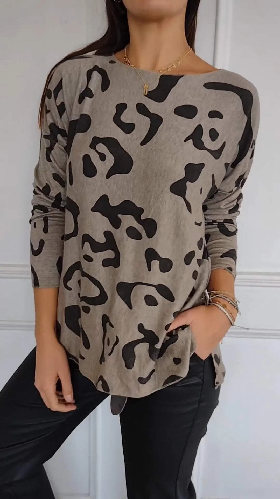 Women's Leopard Print Long Sleeve Crewneck Top