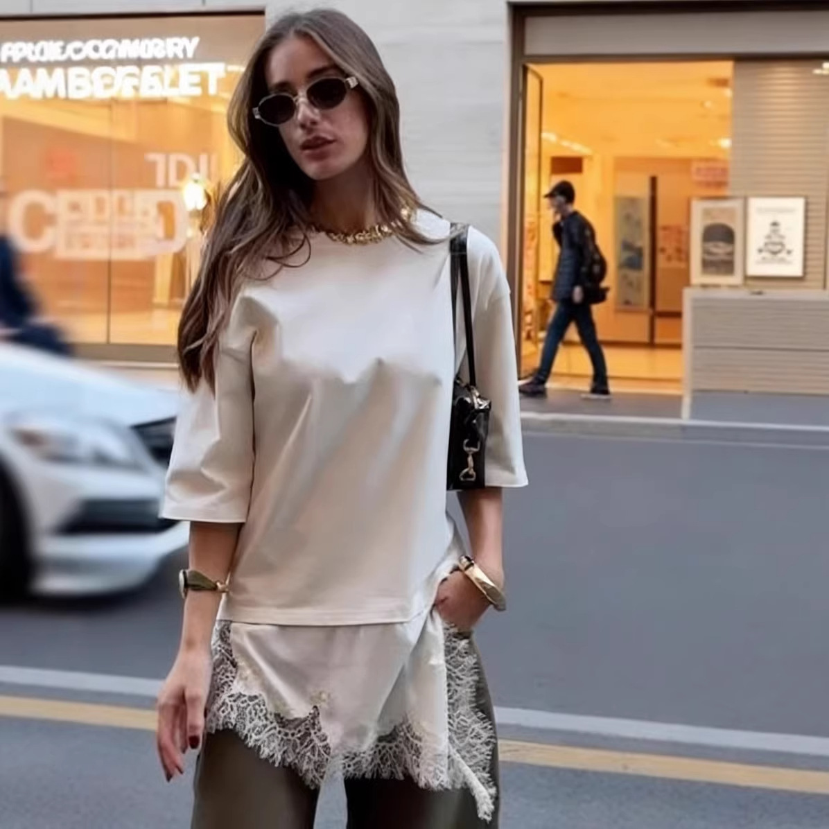 Women's Casual Round Neck Lace Spliced Short Sleeve T-Shirt