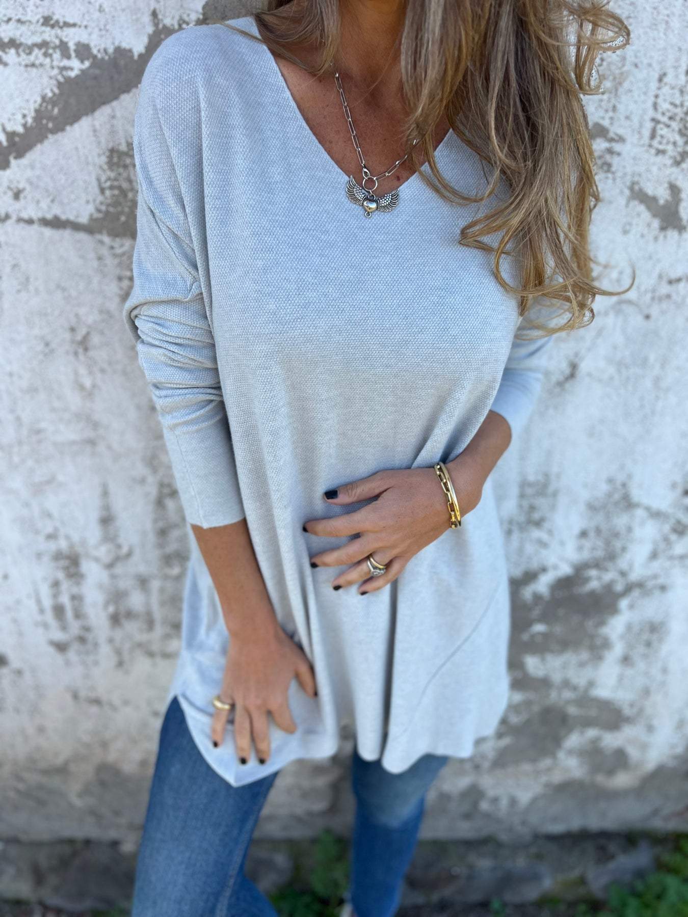 Women's Solid V-Neck Knit Sweater Loose Fit Long Sleeve Top