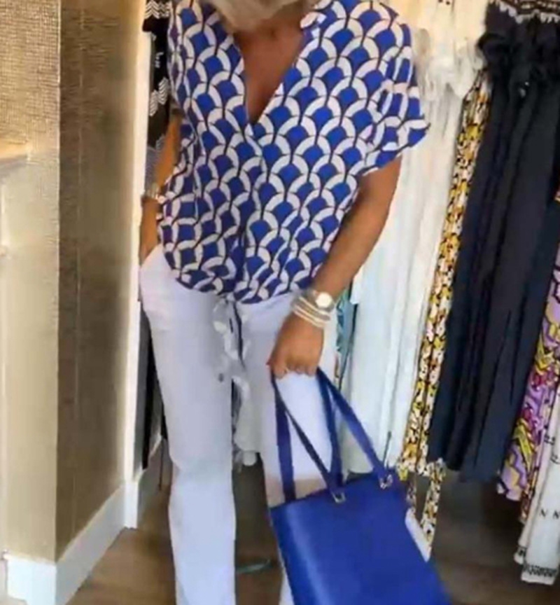 Elegant Printed V-Neck Short Sleeve Top
