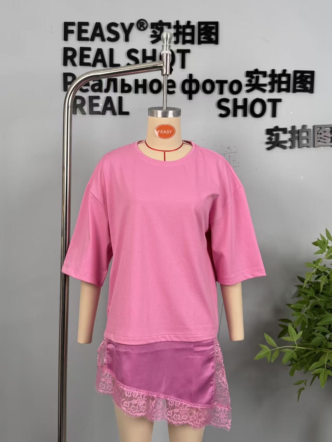 Women's Casual Round Neck Lace Spliced Short Sleeve T-Shirt