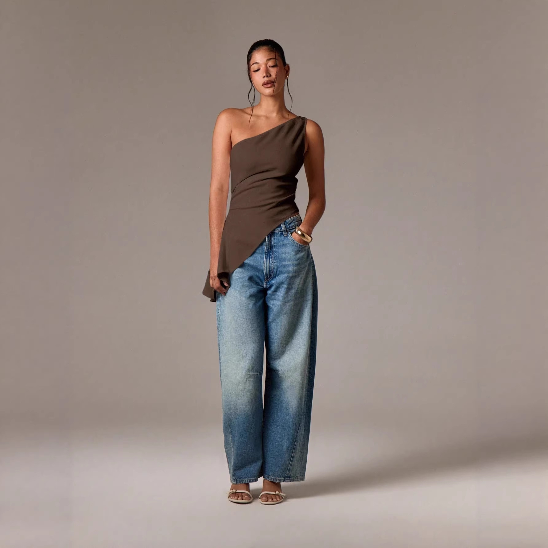 Asymmetric Open-Back Slim-Fit One-Shoulder Solid Color Sleeveless Top