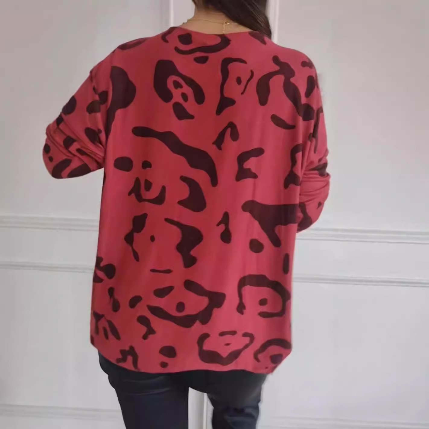 Women's Leopard Print Long Sleeve Crewneck Top