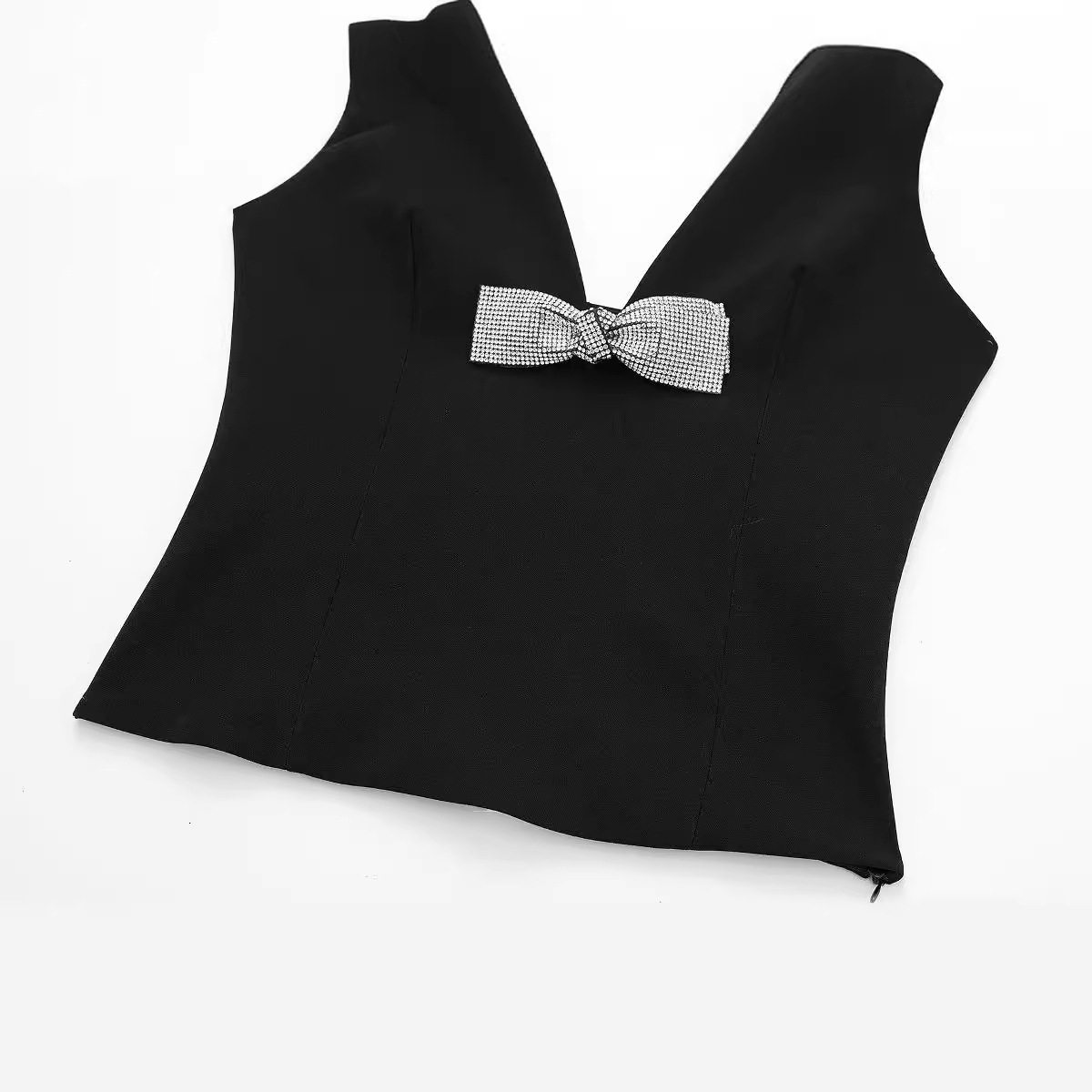 Women's Sleeveless V-Neck Bow Embroidered Top