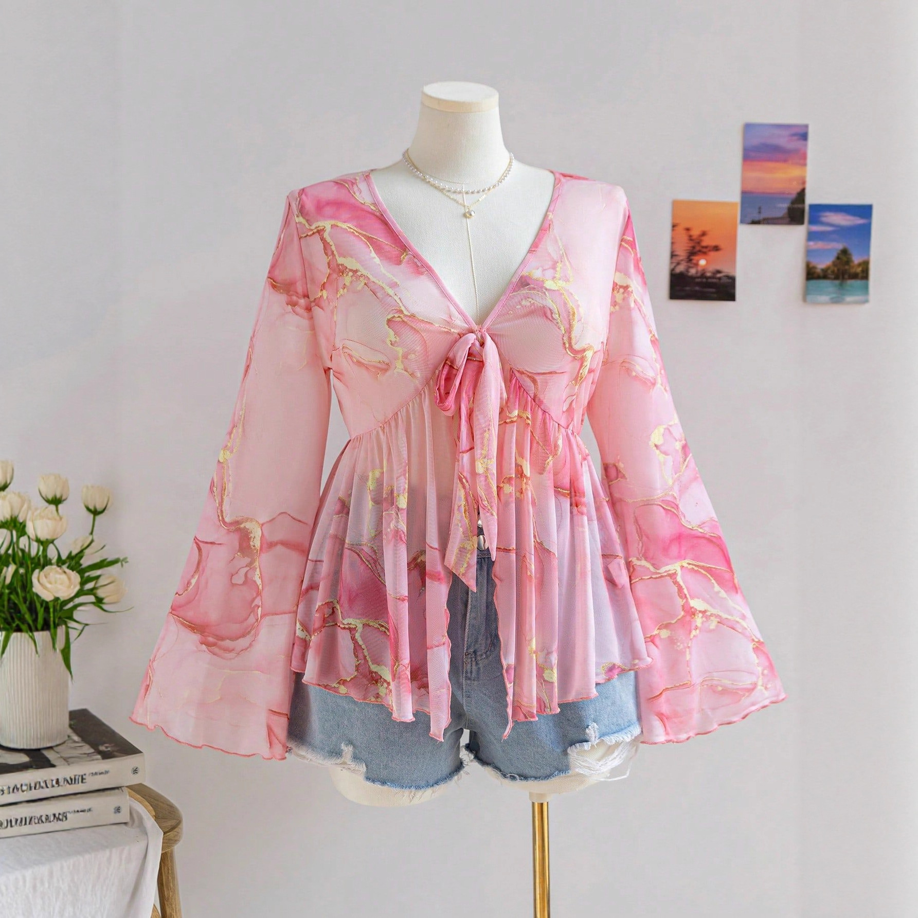 V-Neck Mesh Print Bell Sleeve Loose Vacation Top