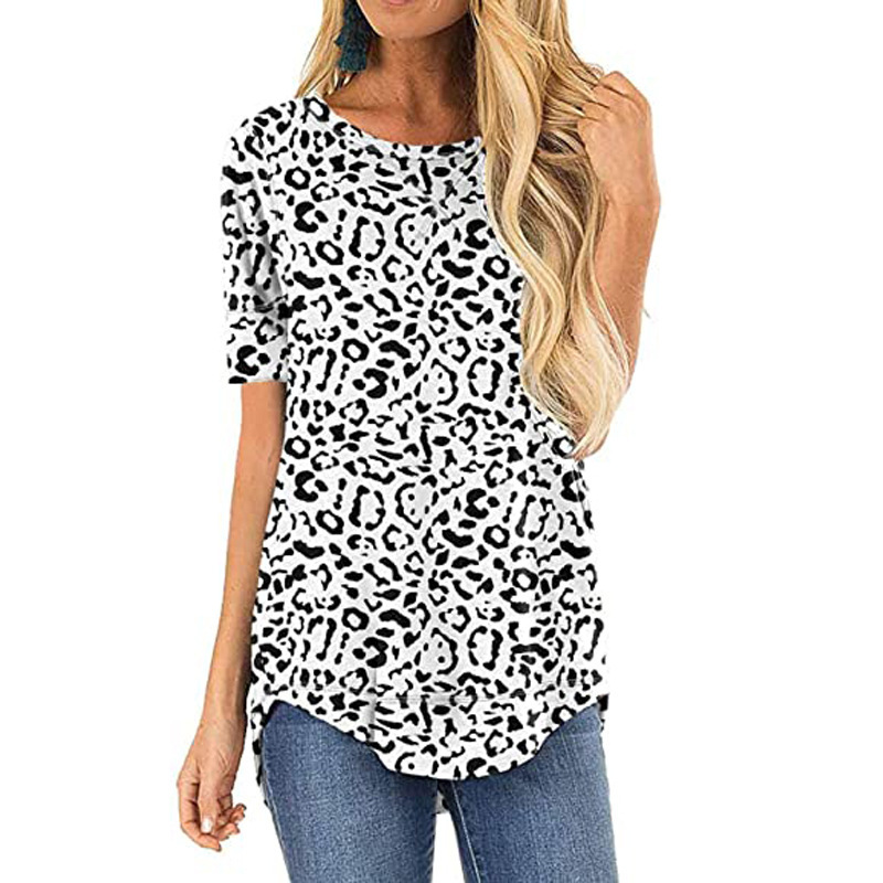 Women's Loose Fit Crewneck Printed Short Sleeve T-Shirt with High-Low Hem