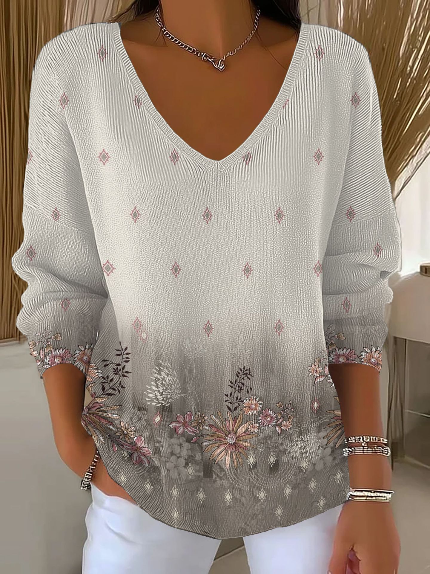 Women's Floral Star Print V-Neck Long-Sleeve T-Shirt