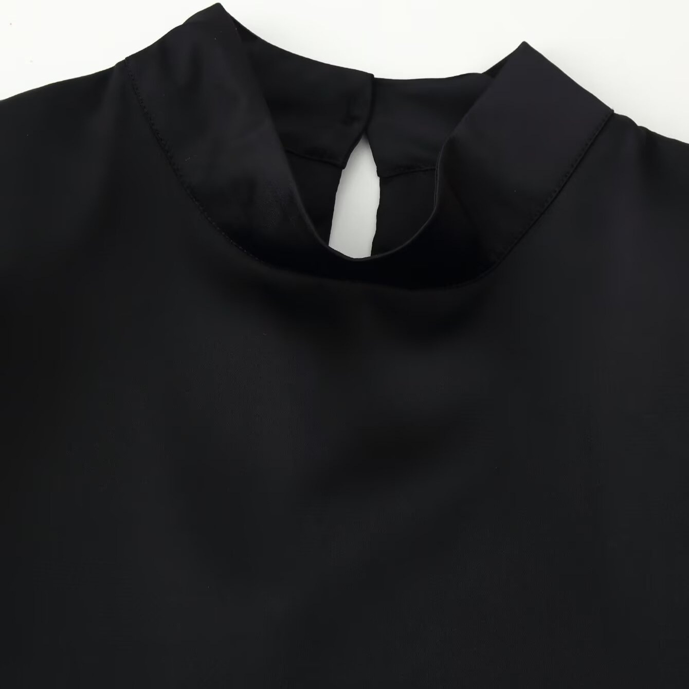Women's Slim-Fit Lace Long-Sleeve Top