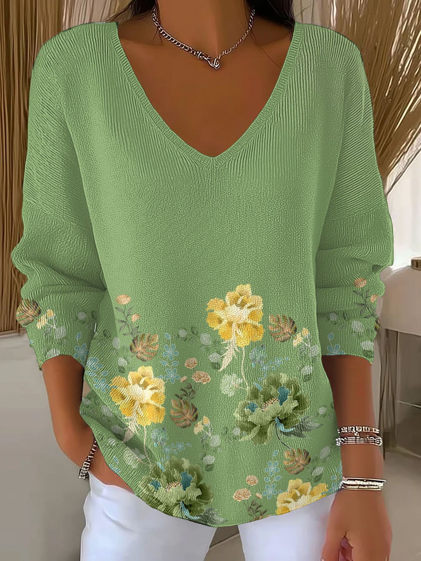 Women's Floral Star Print V-Neck Long-Sleeve T-Shirt