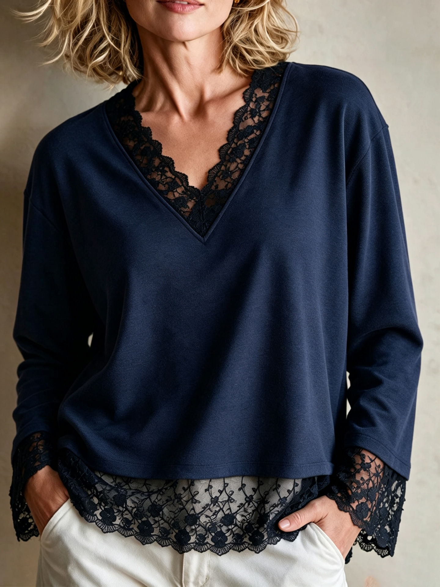 Women's Lace Spliced V-Neck Long-Sleeve Top