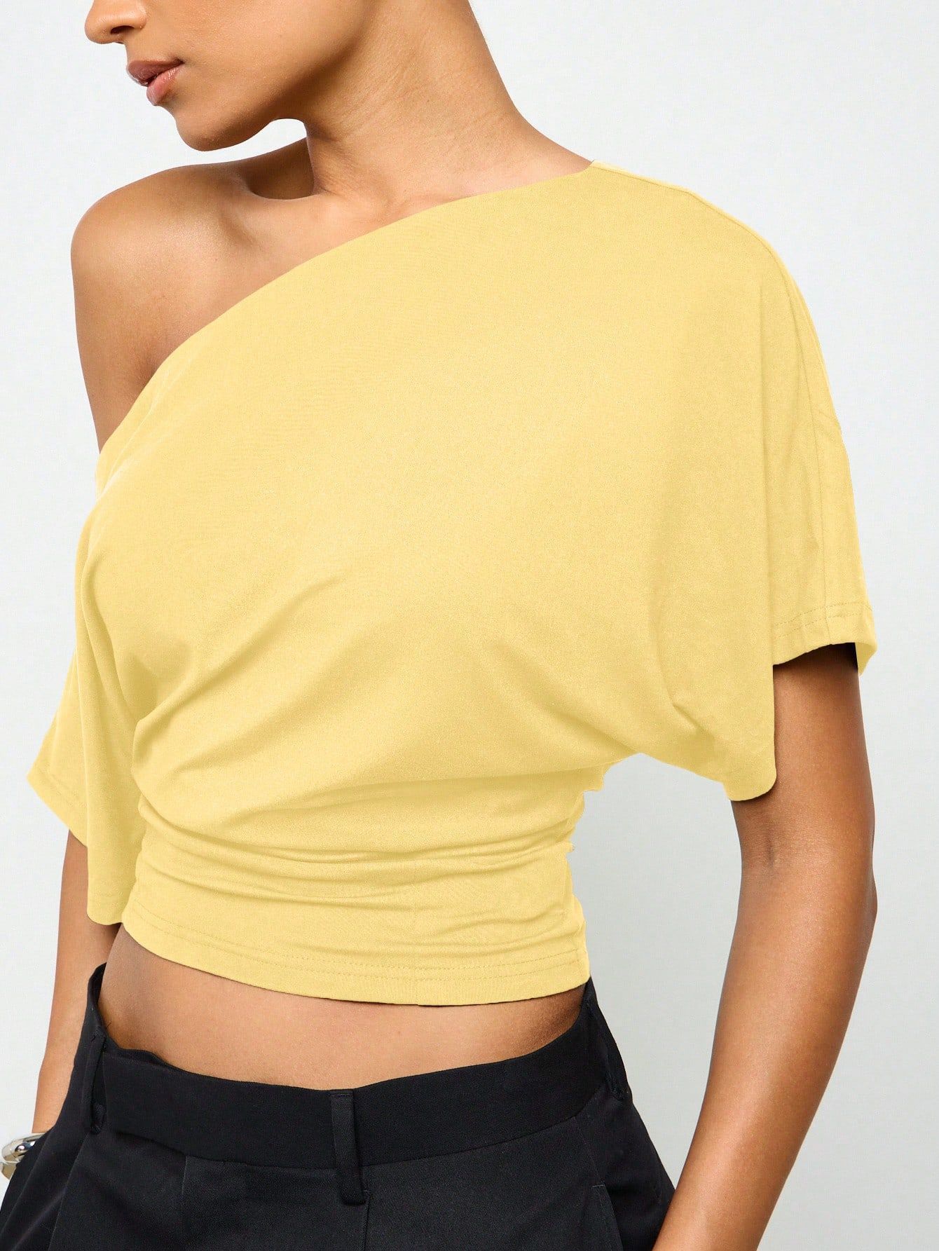 Women's Off-Shoulder Loose T-Shirt with Batwing Sleeves and Cinched Waist